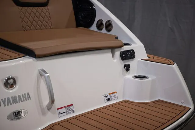 Slide: The Image of Yamaha 222SD 2026 - 17