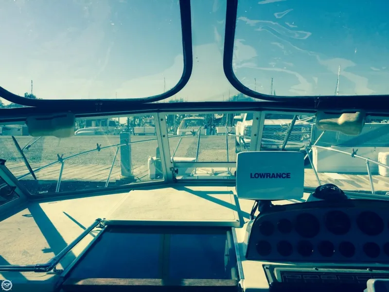 Slide: The Image of Boston Whaler 27 Whaler Full Cabin 1986 - 5