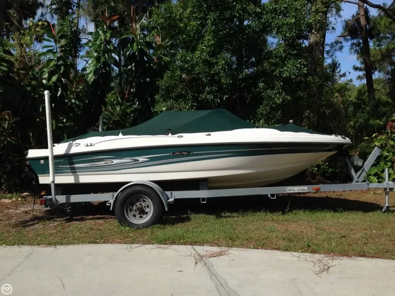 Slide: The Image of Sea Ray 180 Sport 2004 - 7