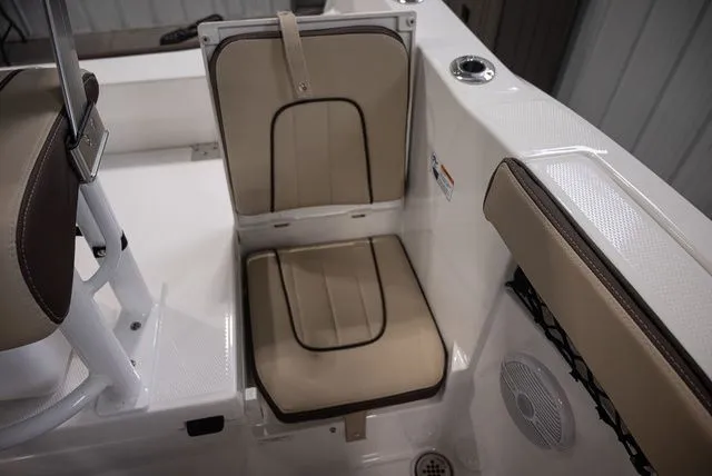 Slide: The Image of Yamaha 222 FSH Sport 2026 - 18