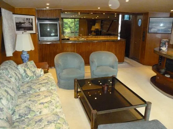 Slide: The Image of Burger 80' Flybridge Motoryacht 1982 - 2