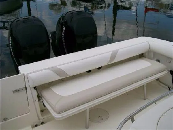 Slide: The Image of Boston Whaler Outrage 320 2007 - 11