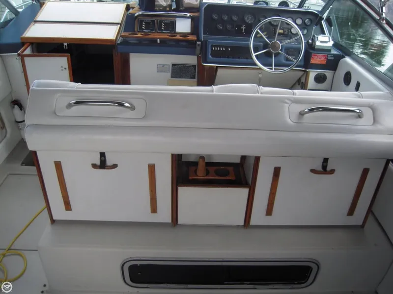 Slide: The Image of Sea Ray 300 Sundancer 1988 - 11