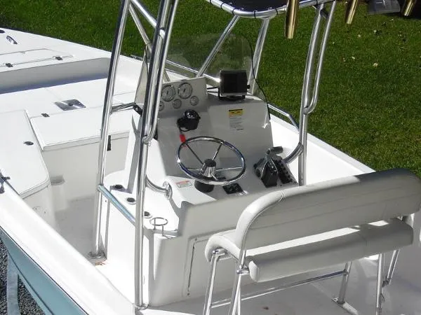 Slide: The Image of Pro 1900 Center Console 2008 - 6
