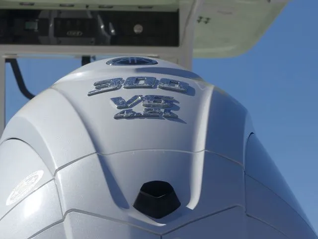 Slide: The Image of Sea Hunt Ultra 239 SE 2024 - 10