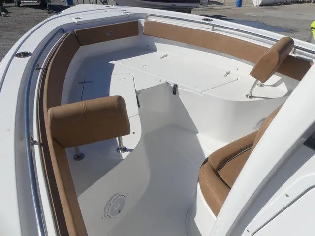 Slide: The Image of Sea Hunt Ultra 239 SE 2024 - 12