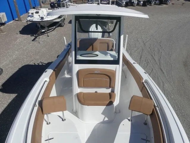 Slide: The Image of Sea Hunt Ultra 239 SE 2024 - 13