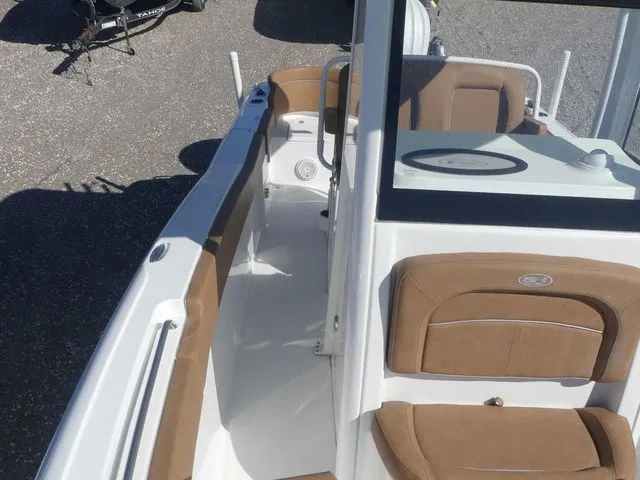 Slide: The Image of Sea Hunt Ultra 239 SE 2024 - 14