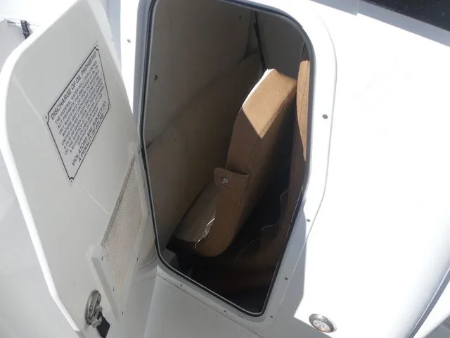 Slide: The Image of Sea Hunt Ultra 239 SE 2024 - 16