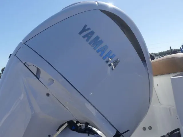 Slide: The Image of Sea Hunt Ultra 239 SE 2024 - 9