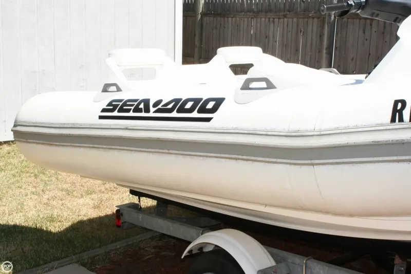 Slide: The Image of Sea-Doo 13 Explorer 2002 - 4