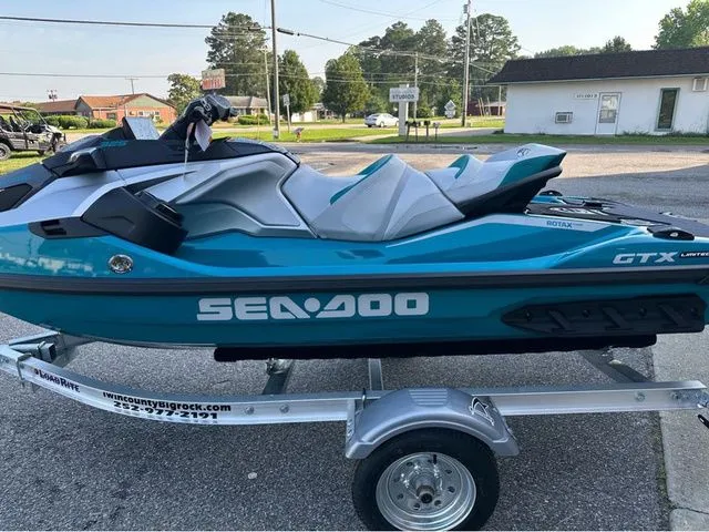 Slide: The Image of Sea-Doo GTX LIMITED 325 WITH SOUND SYSTEM 2026 - 12