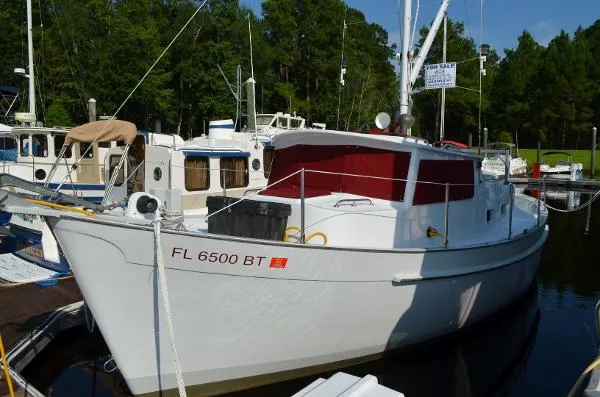 Slide: The Image of Willard 30 Vega Motorsailer 1974 - 1