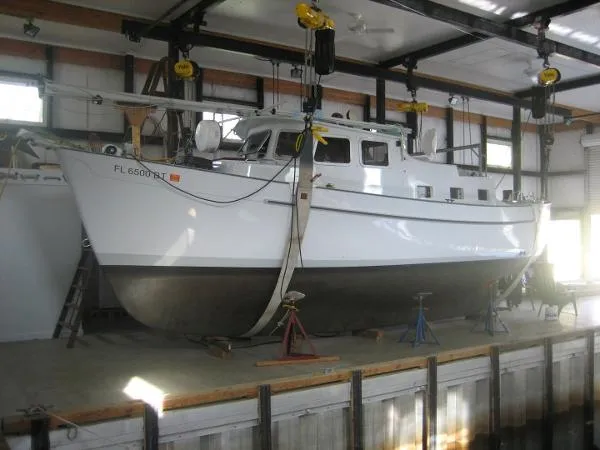 Slide: The Image of Willard 30 Vega Motorsailer 1974 - 4