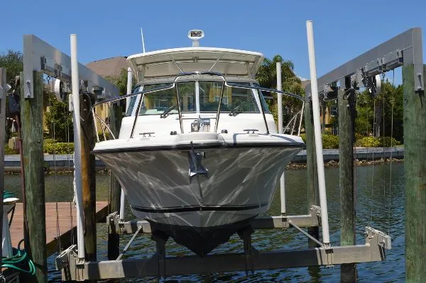 Slide: The Image of Pursuit 2570 Offshore Express Cuddy 2006 - 3