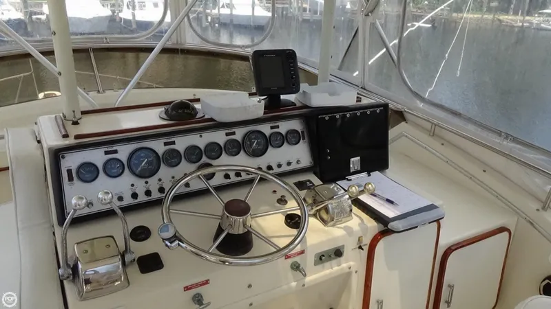 Slide: The Image of Chris-Craft 422 SF Commander 1986 - 5