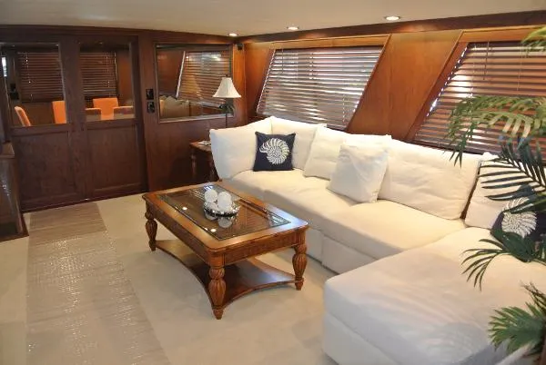 Slide: The Image of Hatteras 72 Custom Series Wide Body 1991 - 10