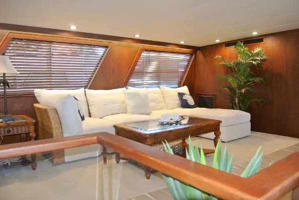 Slide: The Image of Hatteras 72 Custom Series Wide Body 1991 - 6