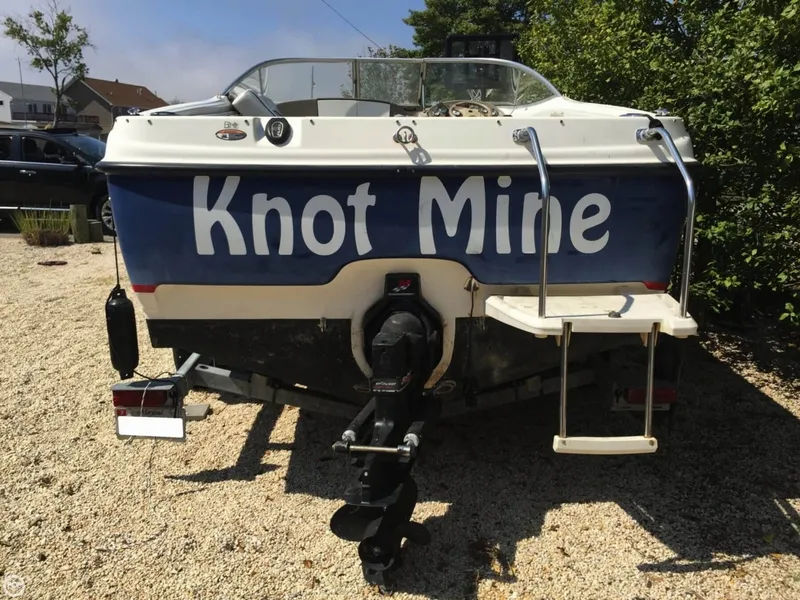 Slide: The Image of Bayliner 210 CU Classic Runabout 2004 - 6