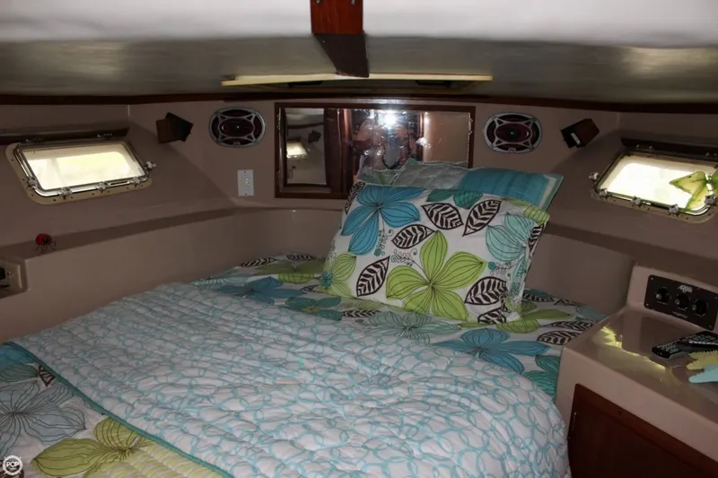 Slide: The Image of Blue Water 51 Coastal Cruiser 1985 - 6