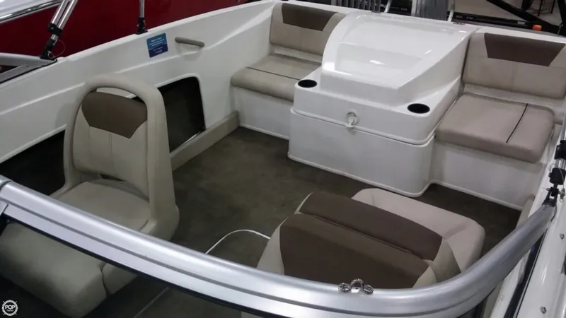 Slide: The Image of Bayliner 175 Runabout 2014 - 10