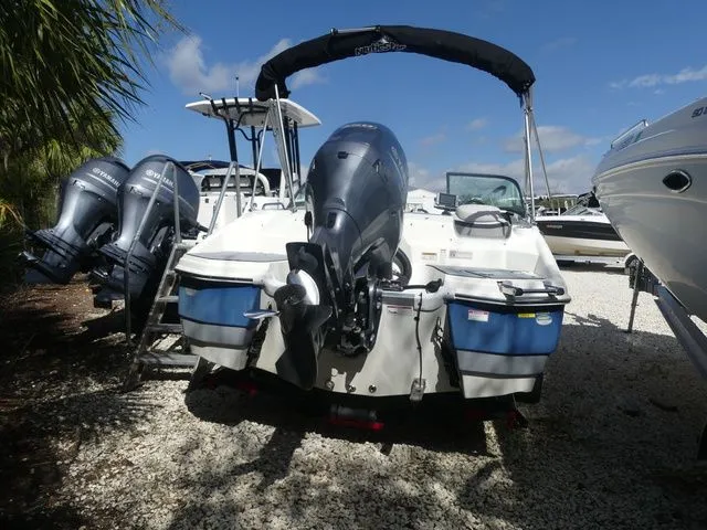 Slide: The Image of NauticStar 203 DC 2022 - 3