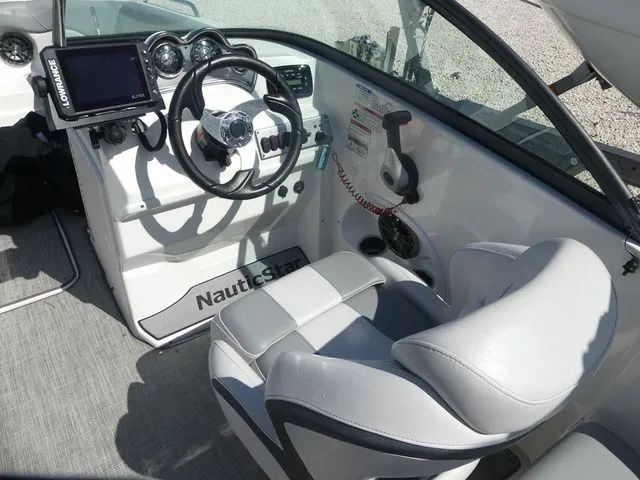 Slide: The Image of NauticStar 203 DC 2022 - 5