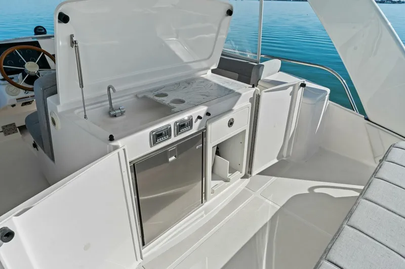 Slide: The Image of 2016 Tiara Yachts 50 Flybridge - 56