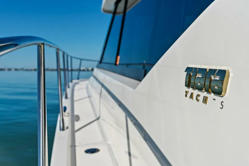 Slide: The Image of 2016 Tiara Yachts 50 Flybridge - 73