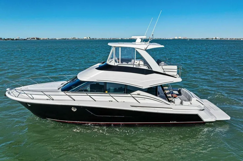 Slide: The Image of 2016 Tiara Yachts 50 Flybridge - Profile - 93