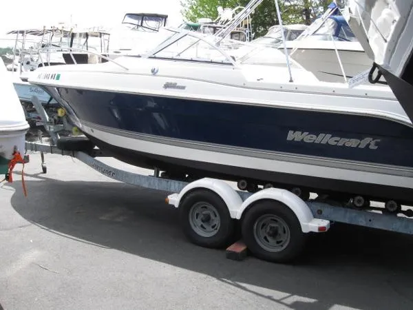 Slide: The Image of Wellcraft 220 Sportsman 2004 - 2
