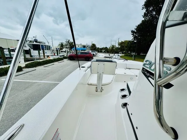 Slide: The Image of Robalo 206 Cayman 2023 - 12