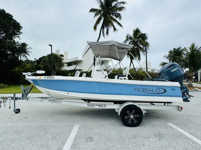 Slide: The Image of Robalo 206 Cayman 2023 - 2