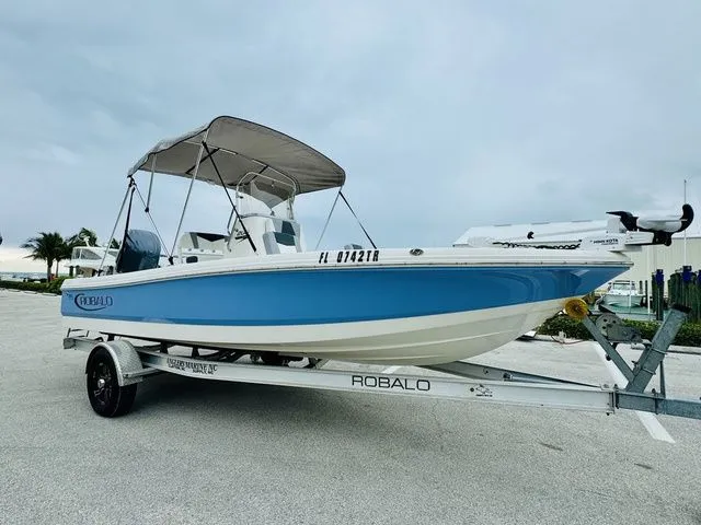 Slide: The Image of Robalo 206 Cayman 2023 - 20