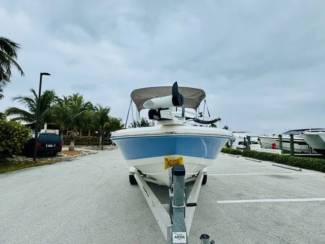 Slide: The Image of Robalo 206 Cayman 2023 - 21