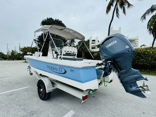 Slide: The Image of Robalo 206 Cayman 2023 - 3