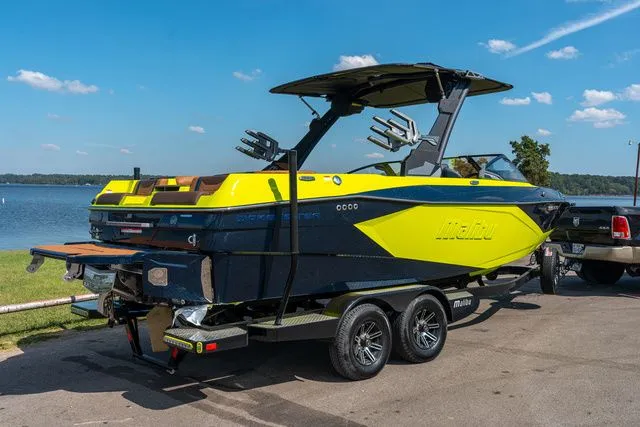 Slide: The Image of Malibu Wakesetter 23 LSV 2026 - 5