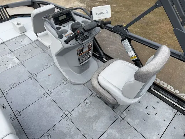 Slide: The Image of Sea-Doo Switch Sport 21 2023 - 16