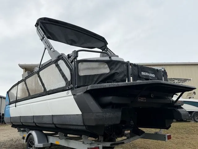 Slide: The Image of Sea-Doo Switch Sport 21 2023 - 4