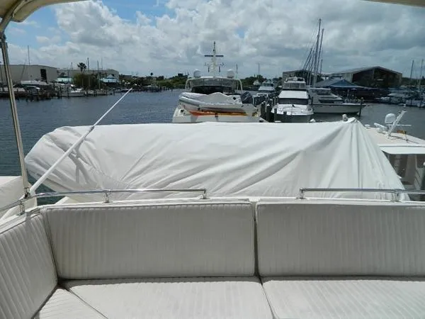 Slide: The Image of Hatteras Flybridge 1988 - 10
