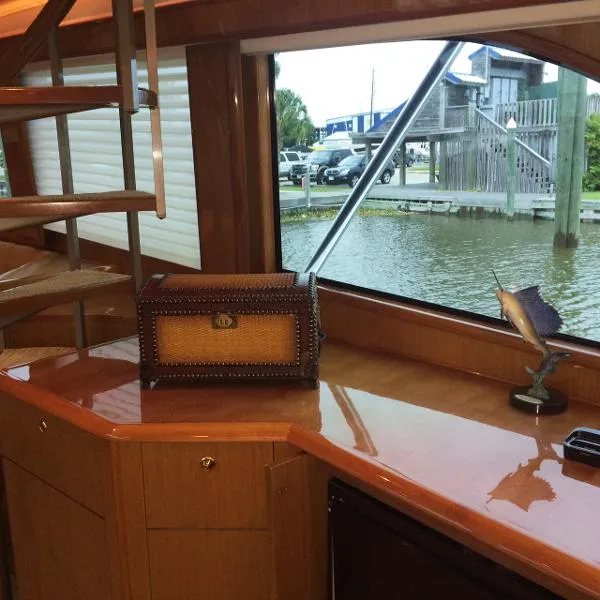 Slide: The Image of Viking 65 Enclosed Bridge 2000 - 2