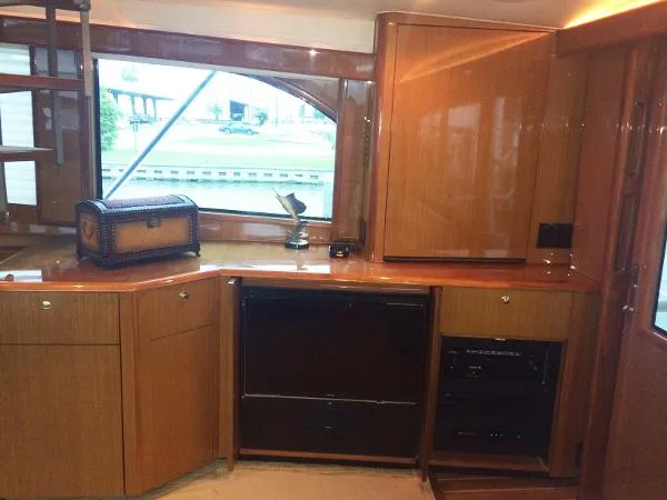 Slide: The Image of Viking 65 Enclosed Bridge 2000 - 3