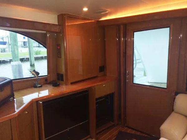 Slide: The Image of Viking 65 Enclosed Bridge 2000 - 4