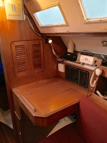 Slide: The Image of Hunter Sloop 1985 - 5