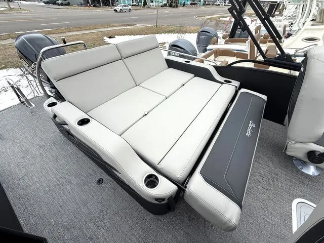 Slide: The Image of Barletta Cabrio 24UC 2026 - 10