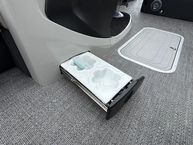 Slide: The Image of Barletta Cabrio 24UC 2026 - 17