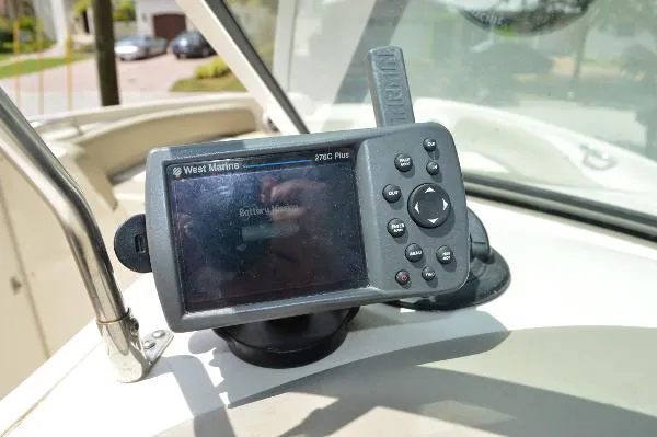 Slide: The Image of Sea Ray 240 Sundeck 2007 - 10