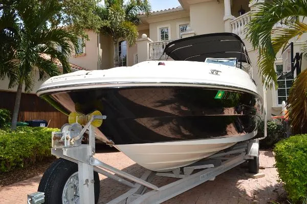 Slide: The Image of Sea Ray 240 Sundeck 2007 - 3