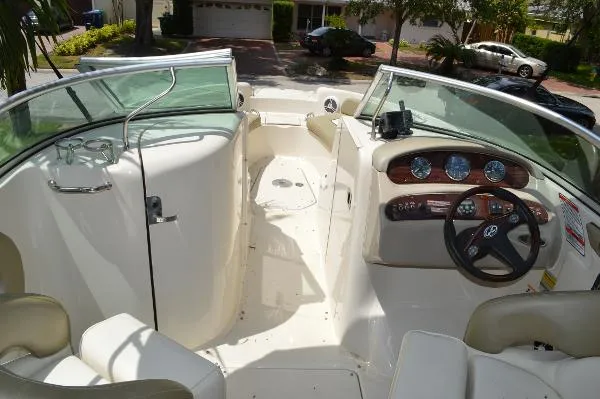 Slide: The Image of Sea Ray 240 Sundeck 2007 - 8
