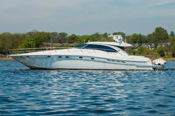 Slide: The Image of Sea Ray 680 Sun Sport 2004 - 0